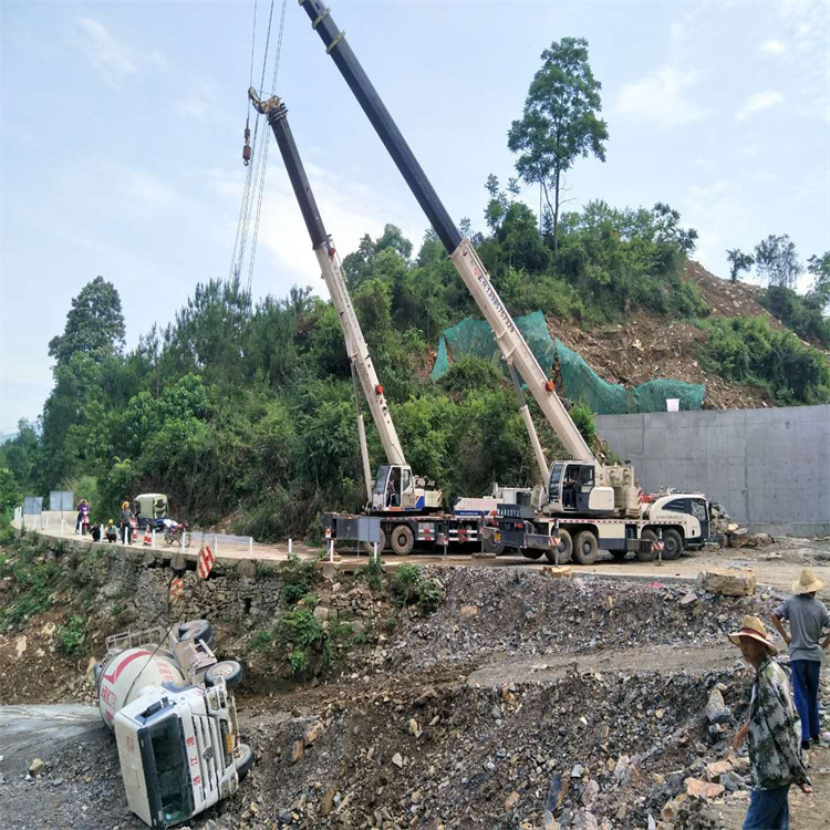 丽水莲都汽车掉沟里叫吊车救援要多少钱